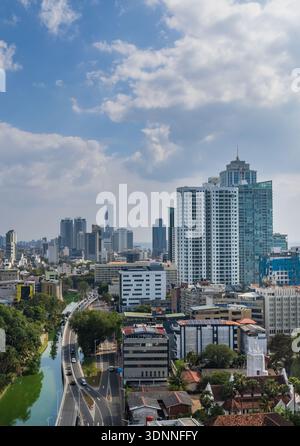 Vue aérienne de Colombo par temps clair, Sri Lanka. Banque D'Images