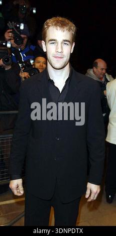 Photo du dossier datée du 05/02/03 de l'acteur James Van Der Beek arrivant à l'hôtel Dorchester à Londres pour les Empire film Awards. James Van Der Beek, star de Dawson's Creek, est mort 'paisiblement ce matin' à l'âge de 48 ans, a déclaré sa famille dans un communiqué.date d'émission : mercredi 11 février 2026. Banque D'Images