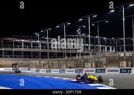 22 MALONEY Zane (bar), Lola Yamaha ABT Formula E Team, Lola T002, action lors de l'ePrix de Djeddah, 4ème et 5ème manche du Championnat du monde ABB FIA Formula E 2025-26, sur le circuit Jeddah Corniche du 12 au 14 février 2026 à Djeddah, Arabie Saoudite - photo Julien Delfosse / DPPI Banque D'Images