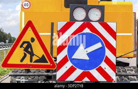 Signalisation routière sur le chariot en gros plan Banque D'Images
