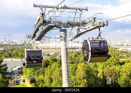 Moscou, Russie - le 8 juillet 2019 : téléphérique dans Moscou. Vue depuis le téléphérique. Le transport urbain public de Moscou Banque D'Images