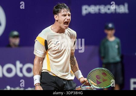 Buenos Aires (12 février 2026). Camilo Ugo Carabelli (Argentine), remporte l'Open d'Argentine 2026 en 16e manche. Crédit : Mariano Garcia/Alamy Live News Banque D'Images