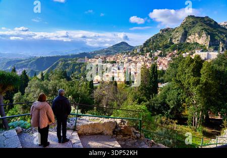 Vue de Taormina, Mesina, Sicile, Italie Banque D'Images