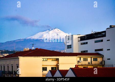 Mont Etna, via Cristoforo Colombo, Catane, Sicile, Italie Banque D'Images