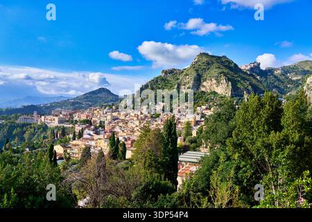 Vue de Taormina, Mesina, Sicile, Italie Banque D'Images