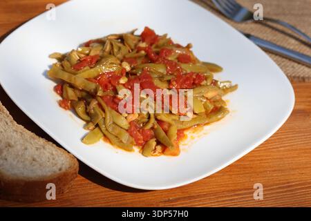 repas de haricots verts turcs cuit avec de l'huile d'olive Banque D'Images
