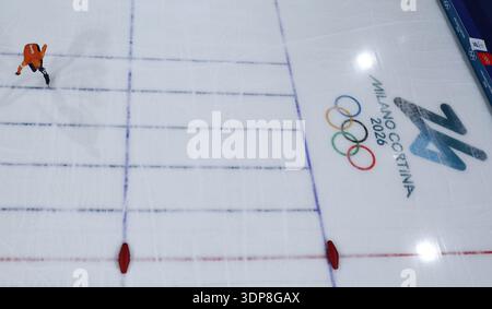 Milan, Italie. 13 février 2026. Jorrit Bergsma, des pays-Bas, participe à l'épreuve masculine du 10000 m de patinage de vitesse aux Jeux Olympiques d'hiver de Milan-Cortina 2026 à Milan, Italie, le 13 février 2026. Crédit : du Xiaoyi/Xinhua/Alamy Live News Banque D'Images