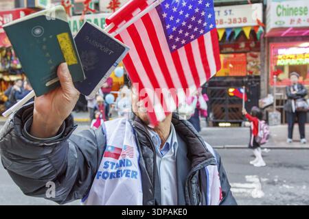 Célébrations lors d'un défilé taïwanais dans le Lower East Side de Manhattan, New York, NY, États-Unis Banque D'Images