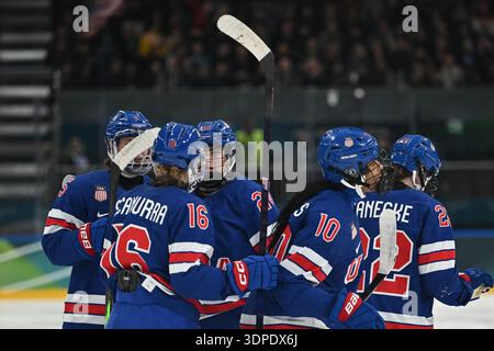 Célébration de l'équipe des États-Unis pendant le hockey sur glace féminin - USA vs Italia, Jeux Olympiques d'hiver Milano-Cortina 2026 à Milan, Italie, le 13 février 2026 Banque D'Images