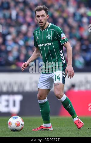 Brême, Allemagne. 14 février 2026. Fussball 1. Bundesliga 22. Spieltag SV Werder Brême - FC Bayern Muenchen am 14.02.2026 im Weserstadion in Brême Senne Lynen ( Brême ) les règlements du LDF interdisent toute utilisation de photographies comme séquences d'images et/ou quasi-vidéo. Foto : Revierfoto crédit : ddp Media GmbH/Alamy Live News Banque D'Images