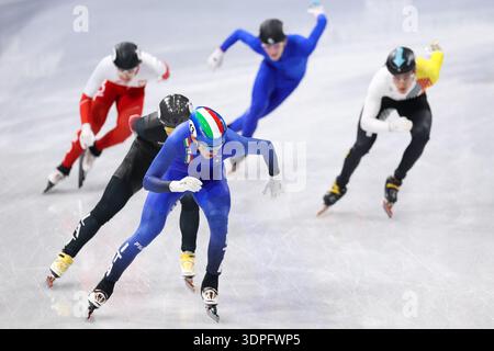 Milan, Italie. 14 février 2026. Nadalini Thomas, de l'équipe Italie, participe au quart de finale du 1500 m masculin en patinage de vitesse sur courte piste aux Jeux Olympiques d'hiver de Milano Cortina 2026 au Milano Ice Skating Arena de Milan, Italie, le 14 février 2026. Photo par Alexis Jumeau/ABACAPRESS.COM crédit : Abaca Press/Alamy Live News Banque D'Images
