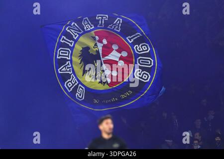 Les supporters du SC Pisa lors de la série A match entre le SC Pisa Calcio 1909 et l'AC Milan à l'Arena Garibaldi - Romeo Anconetani - Cetilar Arena Stadium à Pise (Italie), le 13 février 2026. Banque D'Images