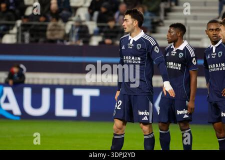 Paris, France. 14 février 2026. Diego Coppola du PFC lors du match de football français League One 2025-26, PFC vs Lens au stade Jean Bouin, Paris, France le 14 février 2026. Photo de Henri Szwarc/ABACAPRESS.COM crédit : Abaca Press/Alamy Live News Banque D'Images