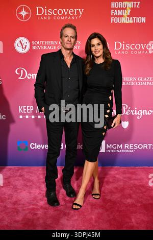 14 février 2026 - Las Vegas, Nevada, États-Unis - L'homme d'affaires Rande Gerber (G) et le mannequin, actrice et personnalité de la télévision Cindy Crawford assistent au gala annuel Keep Memory Alive Power of Love pour le Cleveland Clinic Lou Ruvo Center for Brain Health au MGM Grand Garden Arena le 14 février 2026 à Las Vegas, Nevada. (Crédit image : © David Becker/ZUMA Press Wire) USAGE ÉDITORIAL SEULEMENT ! Non destiné à UN USAGE commercial ! Banque D'Images