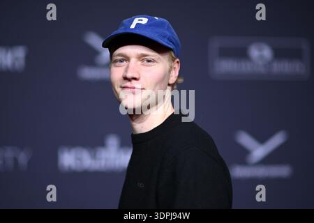 Berlin, Allemagne. 14 février 2026. Bruno Alexander vient à l'événement edienboard le 76ème Festival International du film de Berlin aura lieu du 12 au 22 février 2026. Crédit : Britta Pedersen/dpa/Alamy Live News Banque D'Images