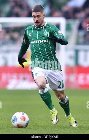 Brême, Allemagne. 14 février 2026. Fussball 1. Bundesliga 22. Spieltag SV Werder Brême - FC Bayern Muenchen am 14.02.2026 im Weserstadion in Brême Romano Schmid ( Brême ) la réglementation du LDF interdit toute utilisation de photographies comme séquences d'images et/ou quasi-vidéo. Foto : Revierfoto crédit : ddp Media GmbH/Alamy Live News Banque D'Images