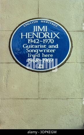 Plaque bleue commémorant Jimi Hendrix dans son ancienne résidence à Londres, Royaume-Uni, honorant le légendaire guitariste et musicien. Banque D'Images