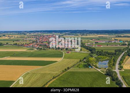 Vue estivale sur la région du Bas-Allgäu entre Bad Wörishofen et Rammingen Banque D'Images