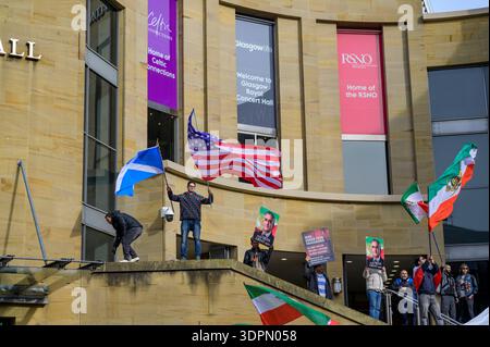 Manifestants qui manifestent contre le gouvernement iranien, Buchanan Street, Glasgow, Écosse, Royaume-Uni Banque D'Images