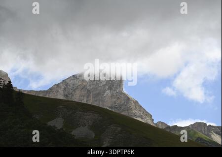 Montagnes près de la Jarjatte Banque D'Images
