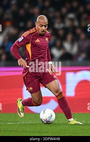 Naples, Italie. 15 février 2026. Donyell Malen de l'AS Roma Gestures lors du match de Serie A Enilive entre la SSC Napoli et L'AS Roma au stade Diego Armando Maradona à Naples, en Italie, le 15 février 2026. Crédit : Nicola Ianuale/Alamy Live News Banque D'Images