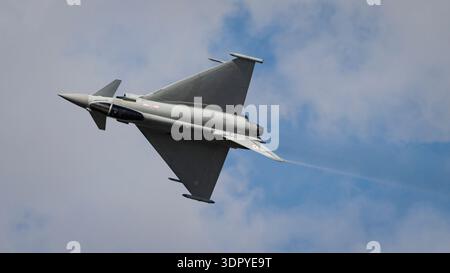 Cleethorpes, Lincolnshire, Royaume-Uni. 26 juin 2022. Photo de Richard Holmes. Exposition du typhon de la Royal Air Force à Cleethorpes Armed Forces Day 2022. Banque D'Images