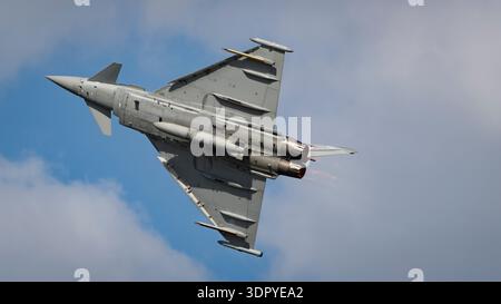Cleethorpes, Lincolnshire, Royaume-Uni. 26 juin 2022. Photo de Richard Holmes. Exposition du typhon de la Royal Air Force à Cleethorpes Armed Forces Day 2022. Banque D'Images