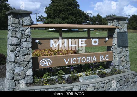 Départ et fin, Mile One, TRANS Canada Highway 1, plus de 8000 kilomètres de long, entre Victoria, Colombie-Britannique, C.-B., et jusqu'à John's à Terre-Neuve, Banque D'Images