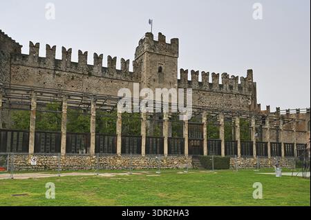Le château Scaliger à Torri del Benaco Banque D'Images