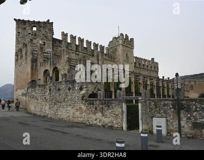 Le château Scaliger à Torri del Benaco Banque D'Images