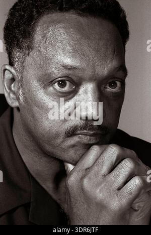 Le 17 février 2026 : le révérend JESSE JACKSON, une icône éminente des droits civiques qui s’est battue aux côtés de Martin Luther King Jr, a négocié la libération d’otages à l’échelle mondiale et a fait honte aux entreprises pour leur manque de diversité et leur incapacité à soutenir le droit de vote, est mort. Il avait 84 ans. PHOTO PRISE LE : Jun 14, 2007 - Miami, FL, USA - JESSE JACKSON est un homme politique, militant professionnel des droits civiques et ministre baptiste. Il a été candidat à l'investiture présidentielle démocrate en 1984 et 1988, et est un dirigeant éminent de la gauche chrétienne américaine. Il est le père du député Jesse Jackson J. Banque D'Images