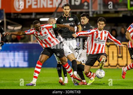 Rotterdam, pays-Bas. 17 février 2026. ROTTERDAM, PAYS-BAS - 17 FÉVRIER : Bruno Martins Indi de Sparta Rotterdam, Willum Willumsson de NEC Nijmegen, Pelle Clément de Sparta Rotterdam lors du match néerlandais Eredivisie entre Sparta Rotterdam et NEC Nijmegen à Het Kasteel le 17 février 2026 à Rotterdam, pays-Bas. (Photo de Broer van den Boom/Orange Pictures) crédit : Orange pics BV/Alamy Live News Banque D'Images