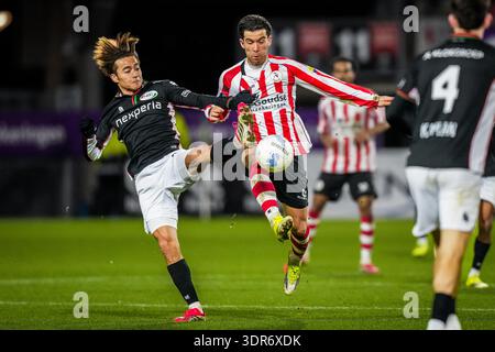 Rotterdam, pays-Bas. 17 février 2026. ROTTERDAM, 17-02-2026, stade Sparta 'Het Kasteel', saison 2025/2026, football néerlandais Eredivisie, match entre le Sparta Rotterdam et le NEC Nijmegen, la photo montre le joueur de Sparta Rotterdam Pelle Clement et le joueur de NEC Nijmegen Kodai Sano crédit : Pro Shots/Alamy Live News Banque D'Images