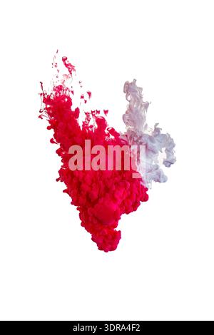 Nuage d'encre rouge vif sous l'eau isolé sur blanc Banque D'Images