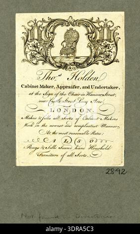 Cette carte commerciale, datée vers 1730–1820, représente Thomas Holden, un ébéniste au Sign of the chair à Hanover Street près de Castle Street, long Acre, Londres. Le dessin montre une chaise dans un cadre ornemental décoré de fleurs sur les côtés. Réalisée par gravure, la carte illustre l'image de marque commerciale du XVIIIe siècle et du début du XIXe siècle, l'artisanat, la composition décorative et la communication visuelle des métiers de la fabrication de meubles à Londres. Banque D'Images