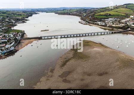 Drone image du pont Shaldon sur la rivière Teign dans le Devon. Banque D'Images