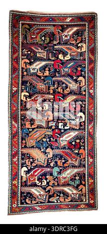 Ce tapis Buynuz du Karabakh, Azerbaïdjan, date de la fin du XIXe ou du début du XXe siècle. Il est tissé à la main avec chaîne, trame et velours de laine, affichant des motifs géométriques et floraux caucasiens traditionnels. Le tapis est conservé dans la collection du Musée national du tapis d'Azerbaïdjan, représentant l'artisanat régional, les techniques de teinture et les pratiques de tissage de l'époque, illustrant le patrimoine culturel et artistique du Karabakh et les traditions textiles azerbaïdjanaises plus larges. Banque D'Images
