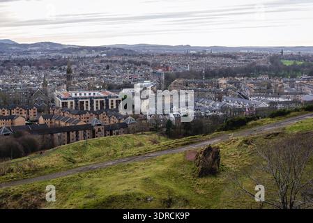 Vue aérienne depuis Holyrood Park à Édimbourg, la capitale de l'Écosse, une partie du Royaume-Uni Banque D'Images