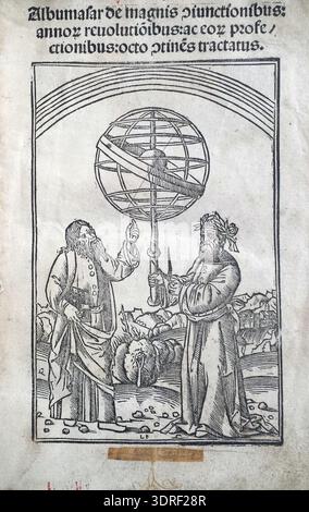 Cette édition gravée sur bois et typographique de 1515 de de de magnis coniunctionibus et annorum revolutionibus d'Albumasar, traduit de l'arabe par Joannes Hispalensis et publié par Melchior Sessa à Venise, présente un traité astronomique sur les conjonctions planétaires et les révolutions annuelles. L'œuvre illustre l'impression scientifique du début du XVIe siècle, des diagrammes, des illustrations gravées sur bois, la composition typographique et la transmission des connaissances astronomiques arabes en Europe. Banque D'Images