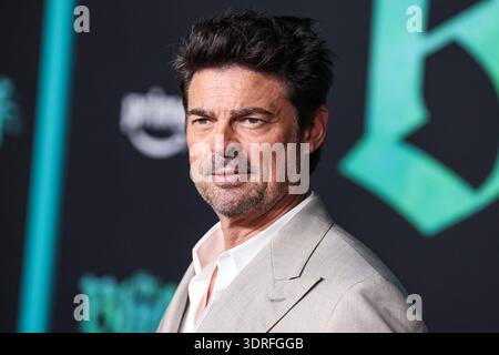 HOLLYWOOD, LOS ANGELES, CALIFORNIE, États-Unis - 17 FÉVRIER : Karl Urban arrive à la première mondiale de 'The Bluff' d'Amazon Prime Video qui s'est tenue au TCL Chinese Theatre IMAX le 17 février 2026 à Hollywood, Los Angeles, Californie, États-Unis. (Photo de Xavier Collin/image Press Agency) Banque D'Images