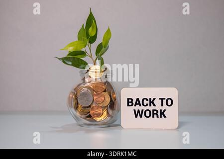 Bloc-notes avec texte en retour dans cinq minutes Banque D'Images