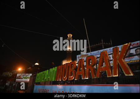 New Delhi, Inde. 18 février 2026. NEW DELHI, INDE - 18 FÉVRIER : L'illuminé Jama Masjid à la veille du Ramadan le 18 février 2026 à New Delhi, Inde. (Photo de Sanjeev Verma/Hindustan Times/Sipa USA) crédit : Sipa USA/Alamy Live News Banque D'Images