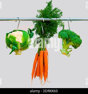Légumes au lieu de viande, chou-fleur, carottes, bokkoli Banque D'Images