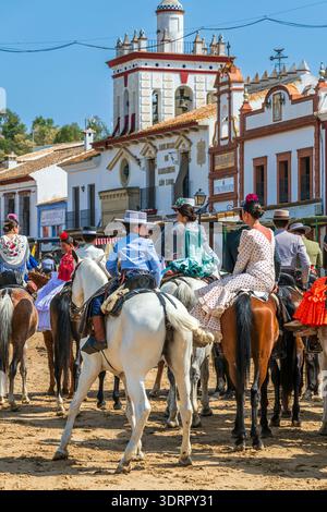 Pèlerins à cheval, pèlerinage Romeria de El Rocio, El Rocio, Huelva, Andalousie, Espagne Banque D'Images