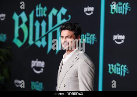 HOLLYWOOD, LOS ANGELES, CALIFORNIE, États-Unis - 17 FÉVRIER : Karl Urban arrive à la première mondiale de 'The Bluff' d'Amazon Prime Video qui s'est tenue au TCL Chinese Theatre IMAX le 17 février 2026 à Hollywood, Los Angeles, Californie, États-Unis. (Photo de Xavier Collin/image Press Agency) Banque D'Images