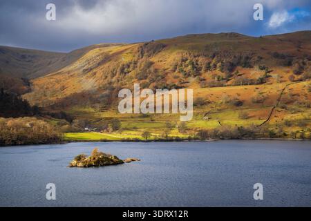 Norfolk Island sur Ullswater et Glencoyne en hiver, Lake District, Cumbria, Angleterre Banque D'Images