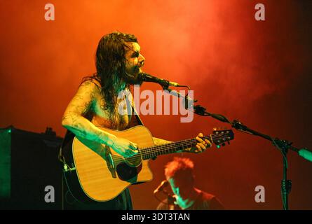 Simon Neil, leader du groupe de rock écossais Biffy Clyro au Sziget Festival de Budapest, Hongrie Banque D'Images