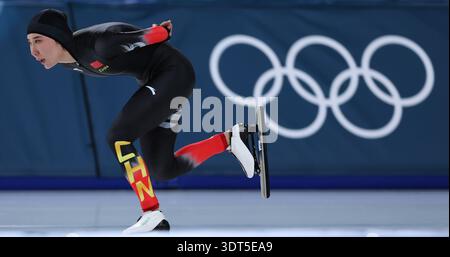 Milan, Italie. 20 février 2026. La chinoise Han Mei participe à l'épreuve féminine de patinage de vitesse sur 1500 m aux Jeux Olympiques d'hiver de Milan-Cortina 2026 à Milan, Italie, le 20 février 2026. Crédit : du Xiaoyi/Xinhua/Alamy Live News Banque D'Images
