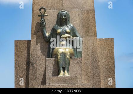 Statue d'Hypatie, philosophe néoplatoniste, astronome et mathématicien qui vivait à Alexandrie, Égypte, alors partie de l'Empire romain d'Orient Banque D'Images