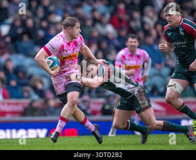 Gallagher PREM Men's Rugby, Leicester Tigers (vert foncé) v Harlequins (rose), Mattioli Woods Welford Road, Leicestershire, Angleterre, Royaume-Uni 21 février 2026. Leicester Tigers hommes qui sont 4e dans le tableau de la ligue combattent avec Harlequins Mens 9e dans la ligue et deuxième à partir du bas et jouant dans le Gallagher PREM, la première division anglaise de rugby à xv. Le score final Leicester Tigers 33, Harlequins 27. Crédit : Alan Beastall/Alamy Live News Banque D'Images